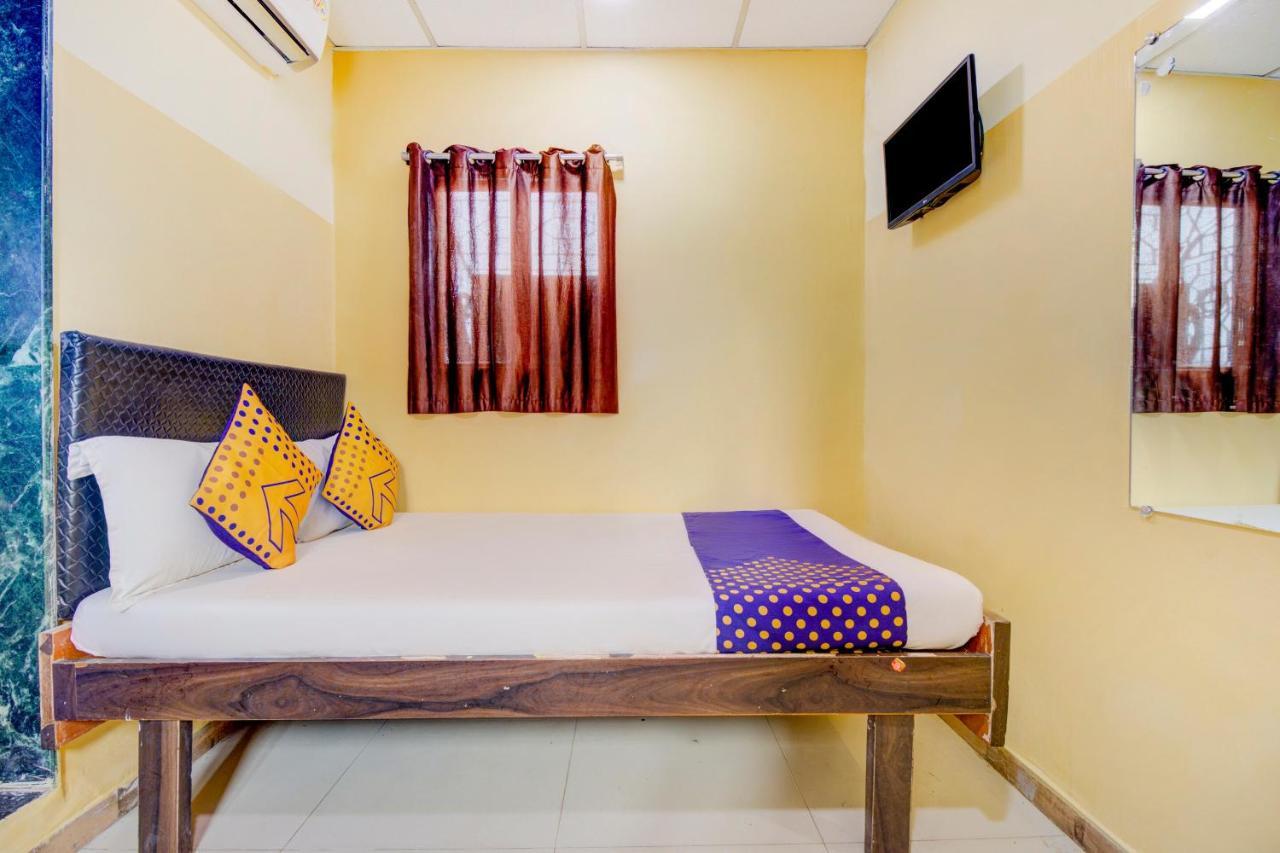 Oyo 70661 Hotel Al Makkah Managed By Hotel Paris Mumbai Eksteriør bilde